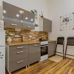 Balinese Style Downtown Apartment Budapest