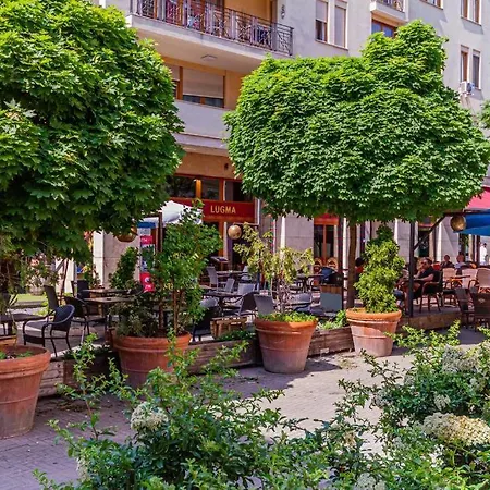 Balinese Style Downtown Apartment Budapest