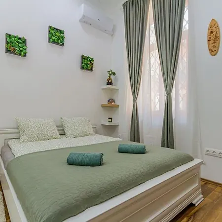 Balinese Style Downtown Apartment