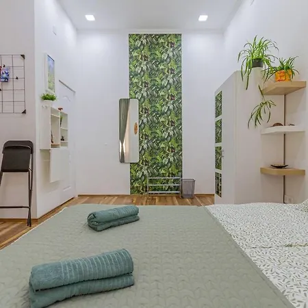 Apartment Balinese Style Downtown