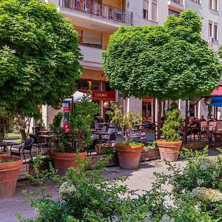 Balinese Style Downtown Apartment Budapest