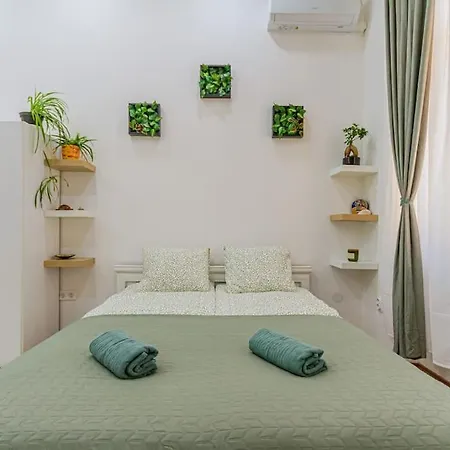 Apartment Balinese Style Downtown *